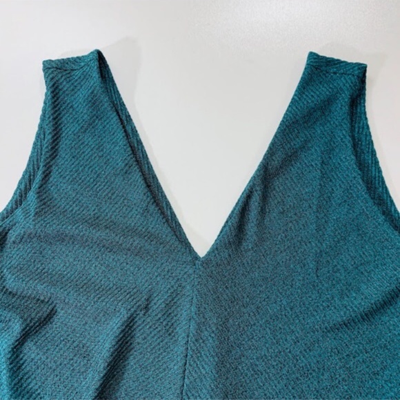 3 for $30 WHBM EUC Teal Layered sleeveless knit in xs - Picture 5 of 5